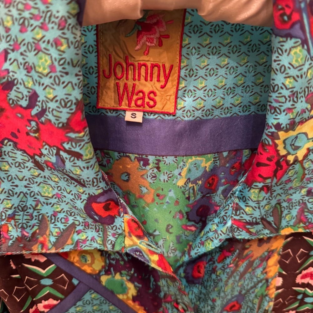 JOHNNY WAS silk shirt gorgeous vivid colors. small but can fit Medium. pit to - Picture 3 of 6